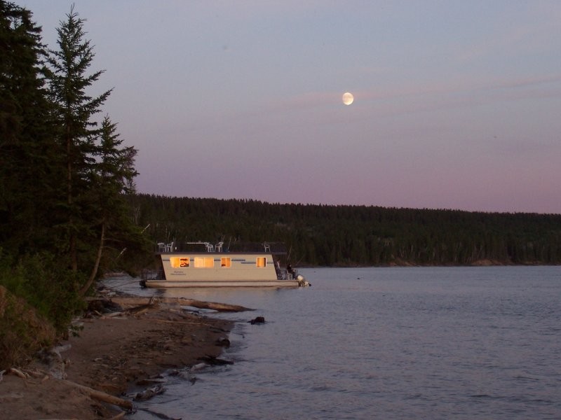 Aurora Houseboats 