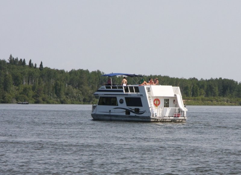 Aurora Houseboats 