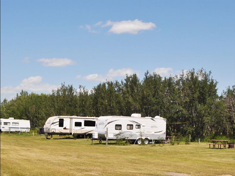 Carlton Trail Regional Park - Campsites