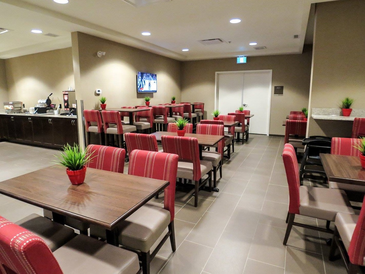 Comfort Suites Regina - Breakfast Area