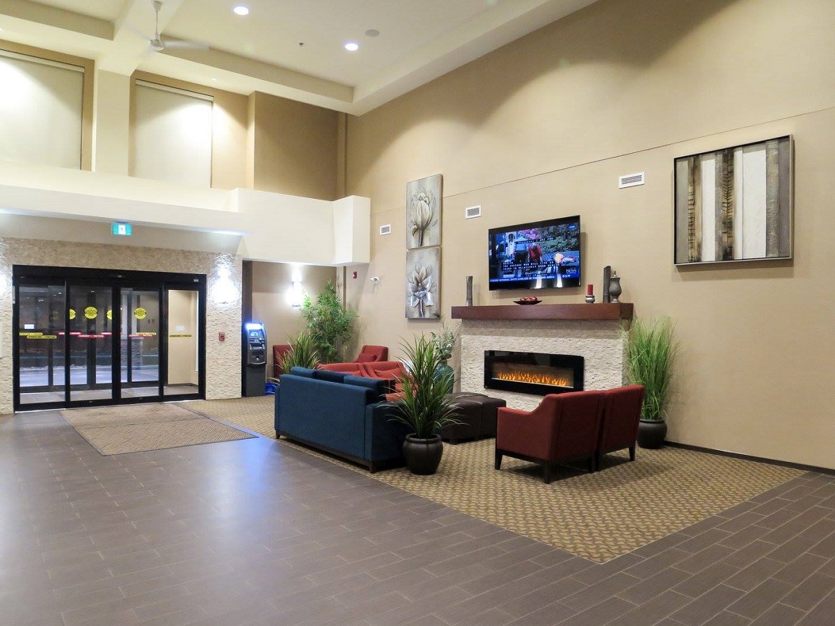 Comfort Suites Regina - Lobby Area