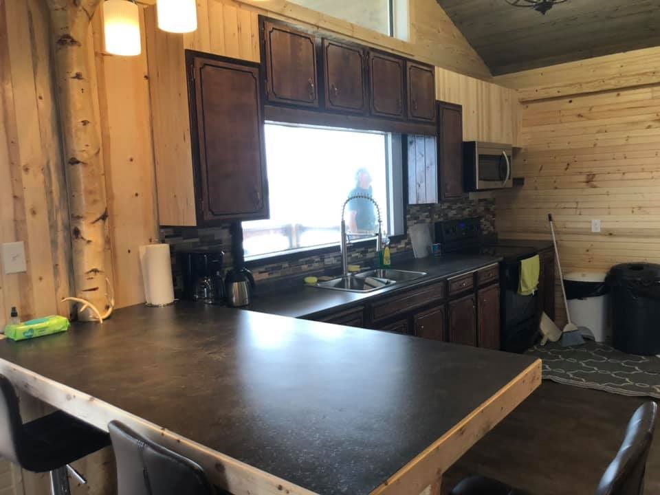 Dore Lake Fish'n Camp RV Park - Two-bedroom cabin