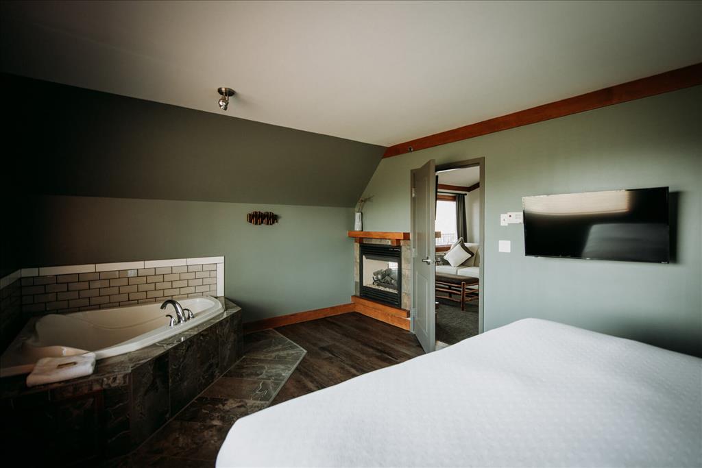 Elk Ridge Resort - Jacuzzi Suite
