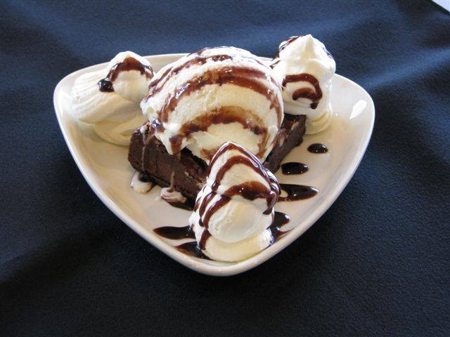 Hot fudge brownie