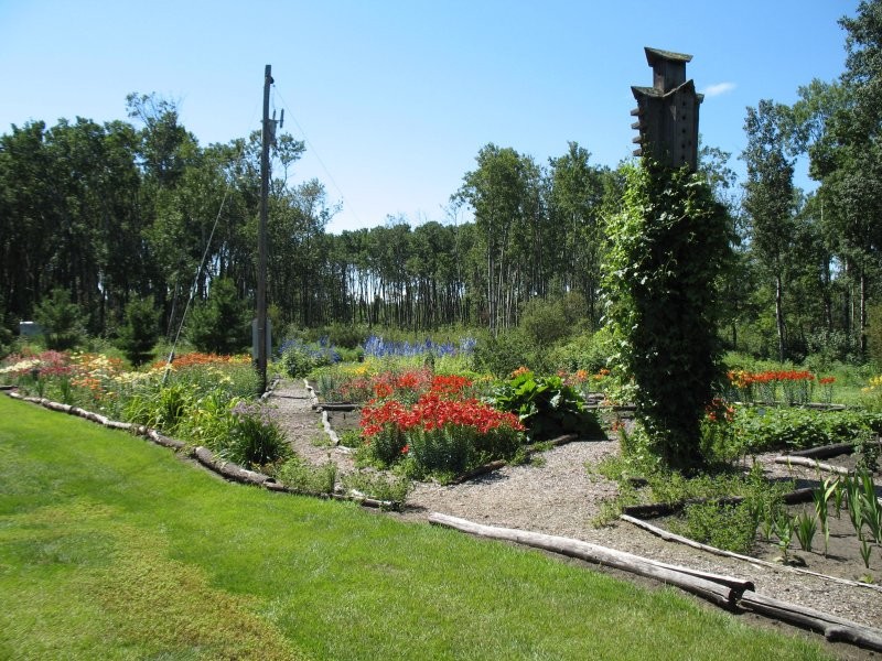 Honeywood (Dr A. J. Porter) Heritage Nursery - Porter's Memorial Garden