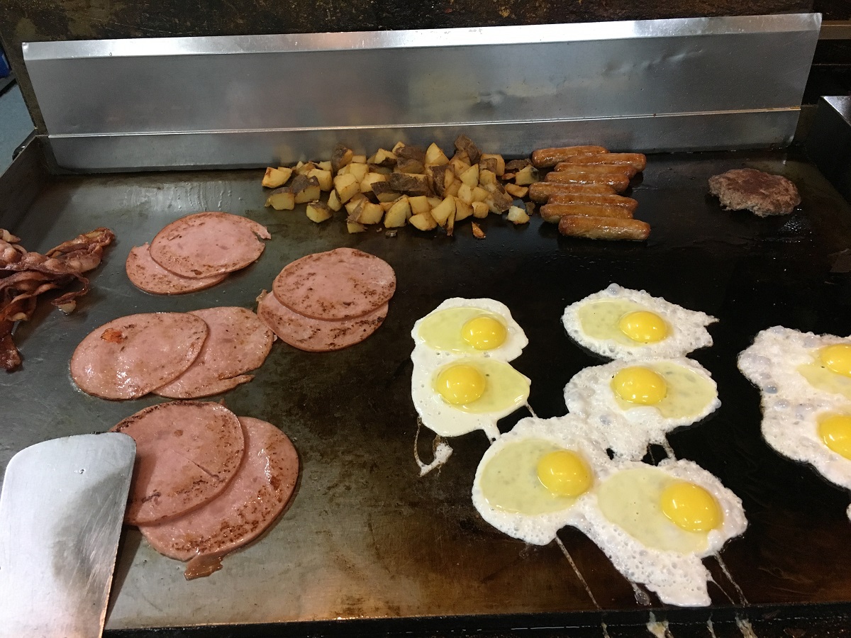 L.T.'s Food & Fuel - Delicious breakfast