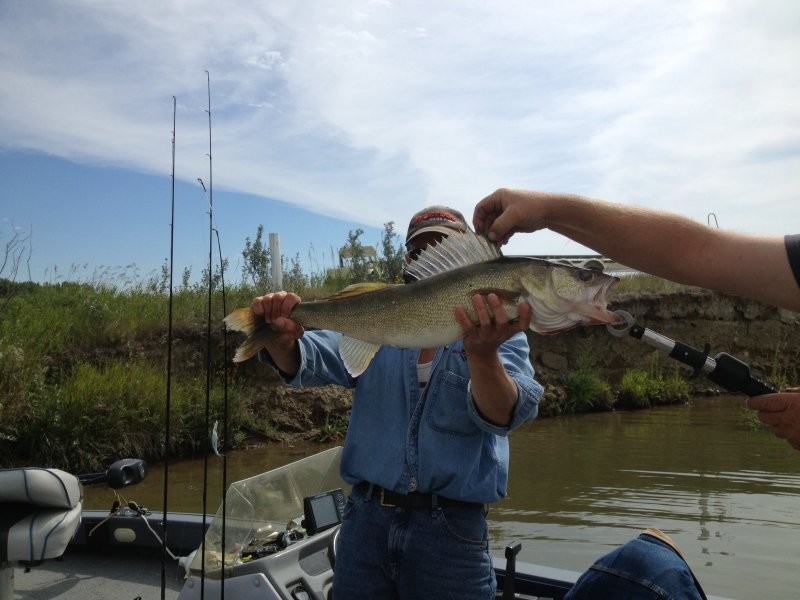 Lake Diefenbaker Fishing Charters 