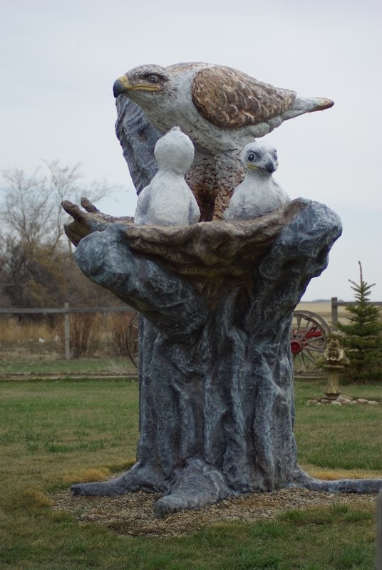 Leader Wildlife Sculptures - Ferruginous Hawk - Sculpture by Grant McLaughlin