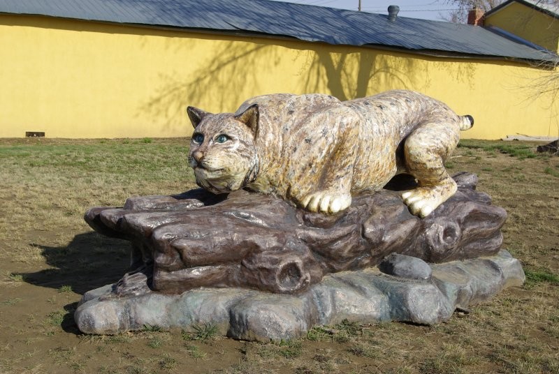 Leader Wildlife Sculptures 