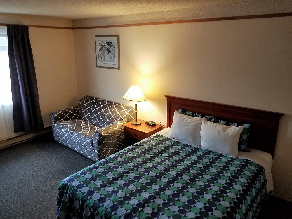 Moosomin Country Squire Inn