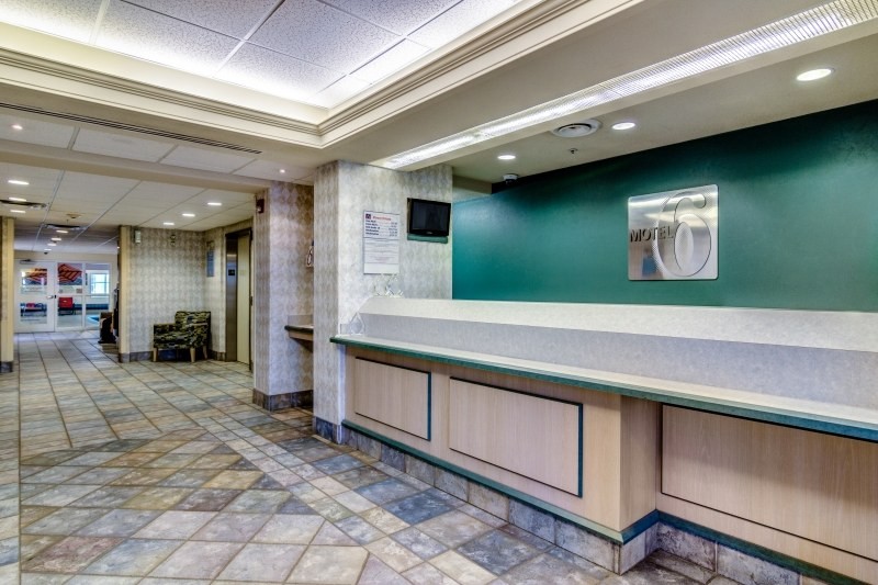 Motel 6 Saskatoon - Lobby