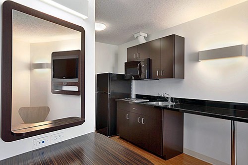 Motel 6 Swift Current - Kitchenette Unit