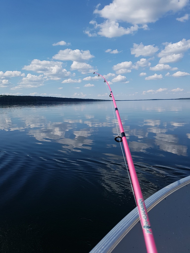 Pine Grove Resort - Enjoying an afternoon on the lake