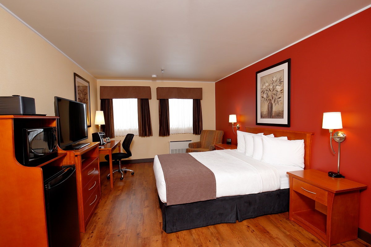 Quality Inn & Suites - Queen Guest Room