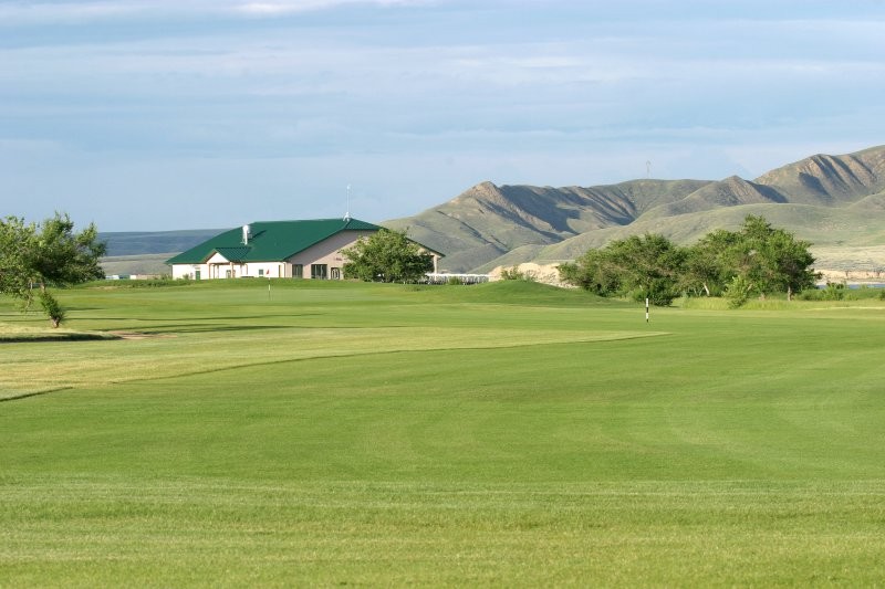 Saskatchewan Landing Golf Resort - Clubhouse