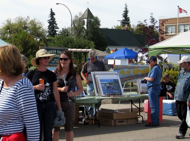 Wild Blueberry Festival - This major event draws thousands of visitors every year.  It is consistently rated as one of the best Festivals in Saskatchewan.
