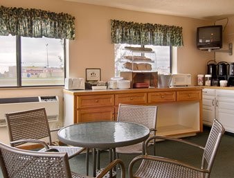 Super 8 Motel Regina - Breakfast Area