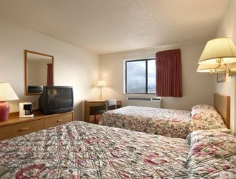 Super 8 Motel Regina - Standard Two Double Bed Room