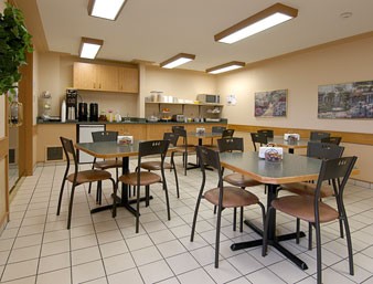 Super 8 Motel - Beakfast Area