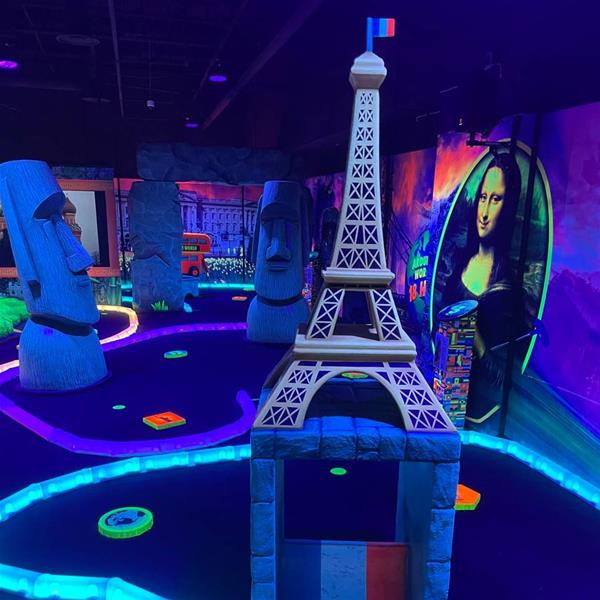 VicSquare Mini Golf