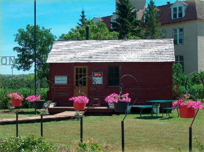 Willow Bunch Tourist Information Booth