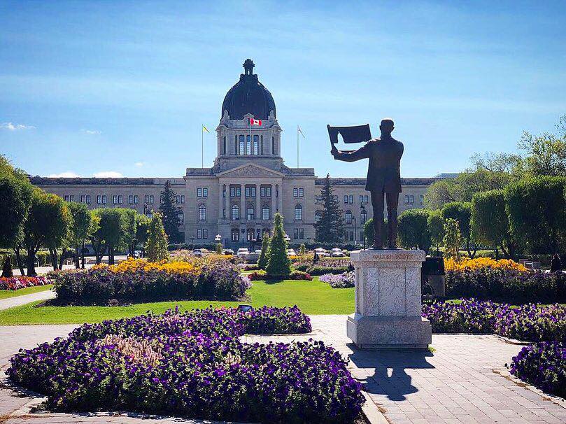 Wascana Centre - Saskatchewan Legislative Building and Queen Elizaberth II Gardens