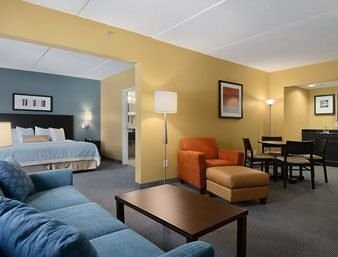 Wingate by Wyndham, Regina - Suite