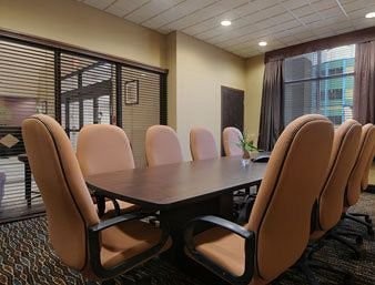 Wingate by Wyndham, Regina - Meeting Room